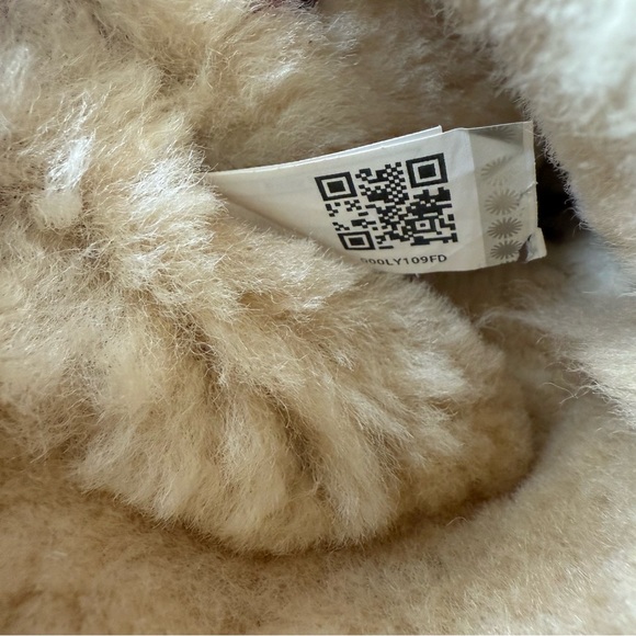 UGG Shearling Winter Snow Boots Women’s 7 - Picture 9 of 11